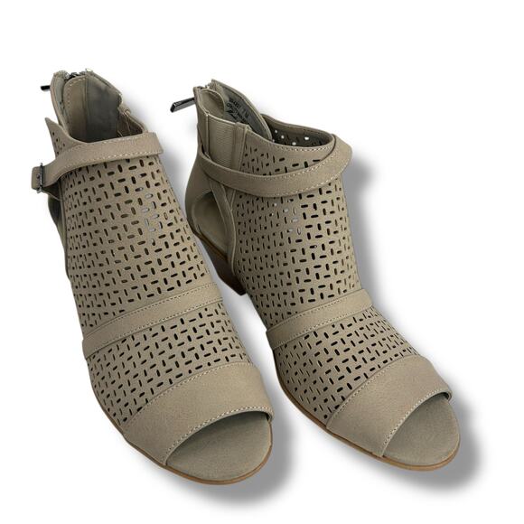 NEW Easy Street Carrigan Sandals Taupe Cut out Booties Open Toe Block Heel Shoes - Picture 5 of 13